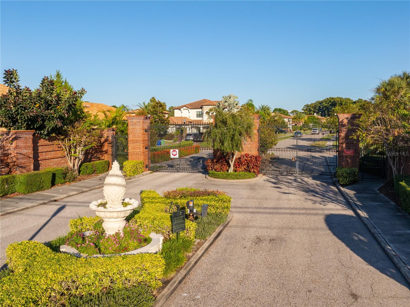 Listing photo id 60 for 2550 Grand Lakeside Drive