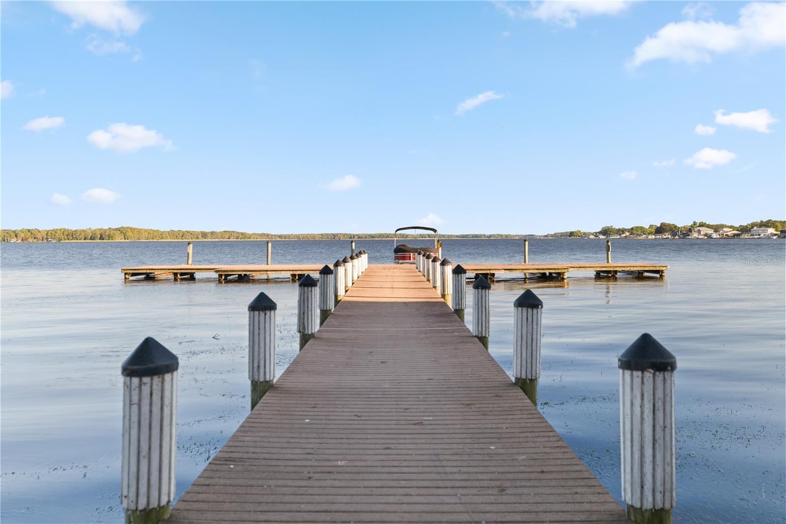 Listing photo id 62 for 2550 Grand Lakeside Drive