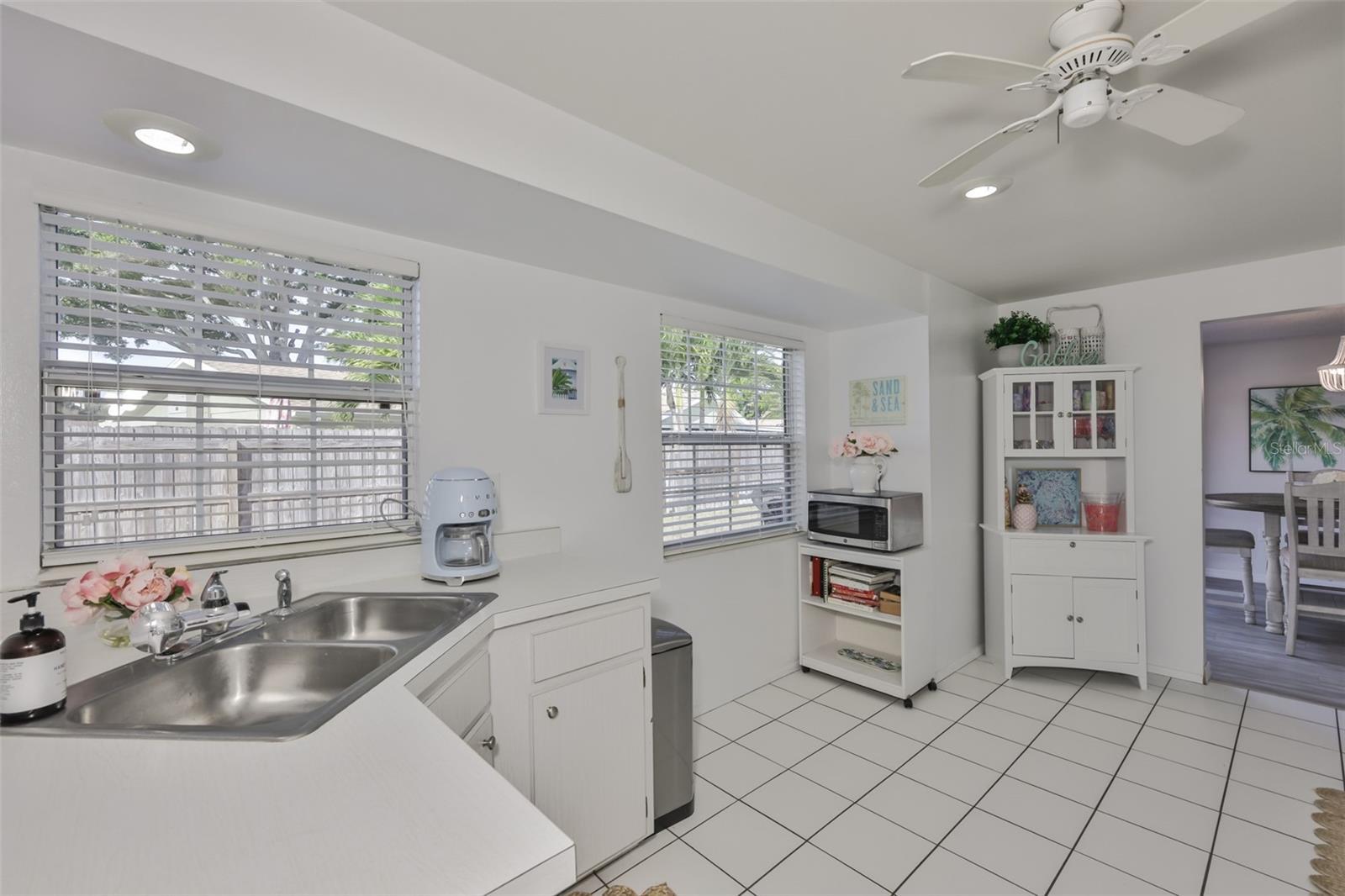 Listing photo id 11 for 6580 Channelside Terrace N