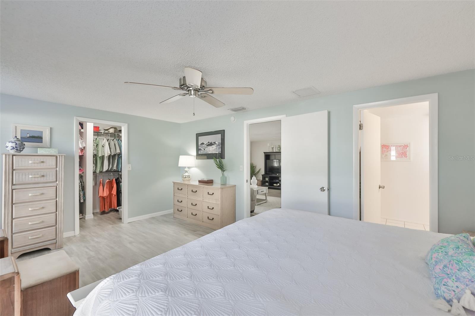 Listing photo id 14 for 6580 Channelside Terrace N