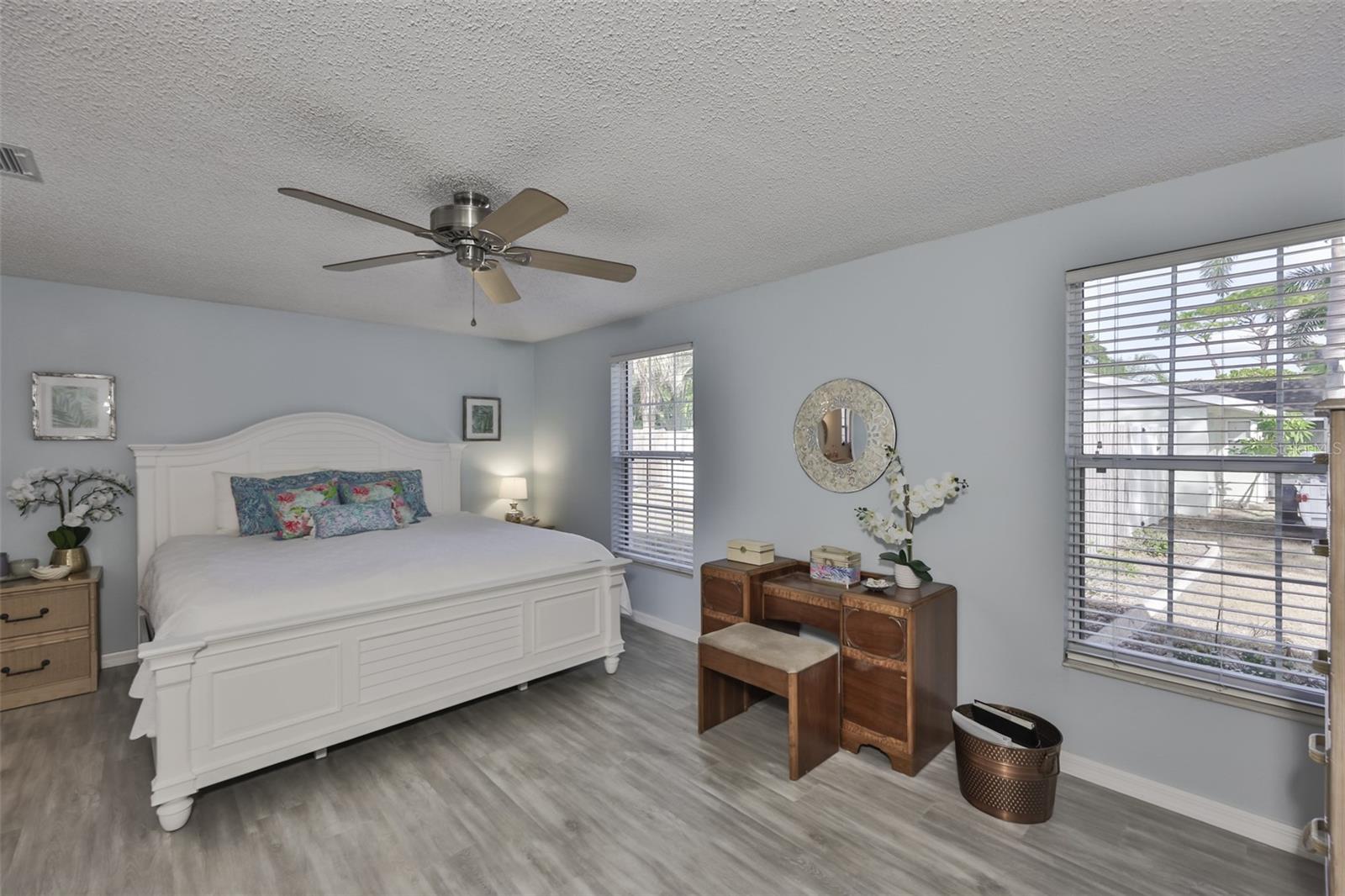 Listing photo id 15 for 6580 Channelside Terrace N