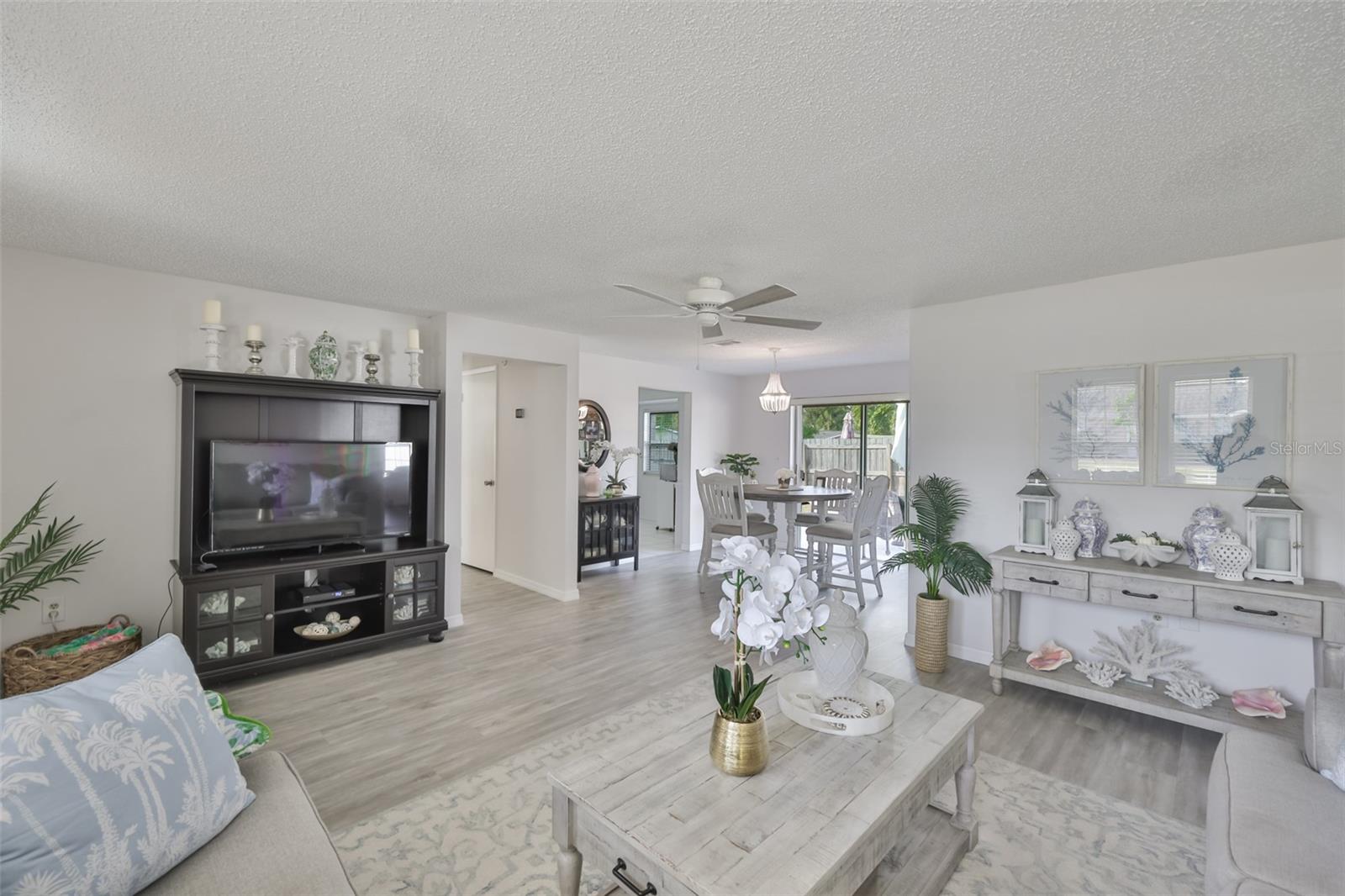 Listing photo id 5 for 6580 Channelside Terrace N