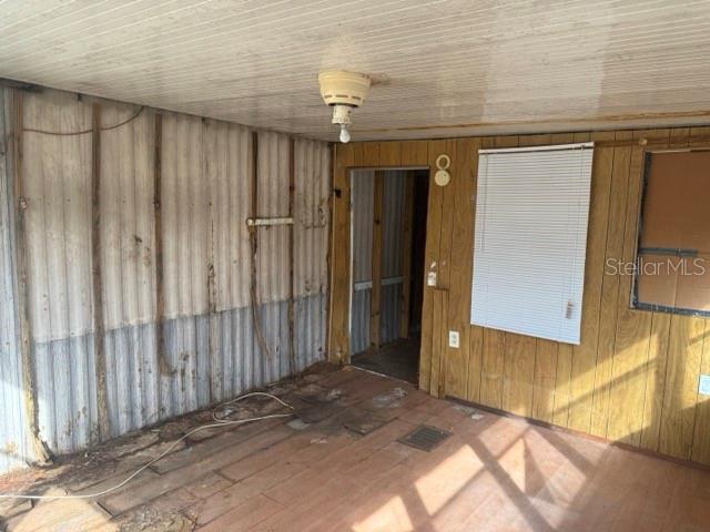 Image 11 of 35 For 4905 Merrin Road