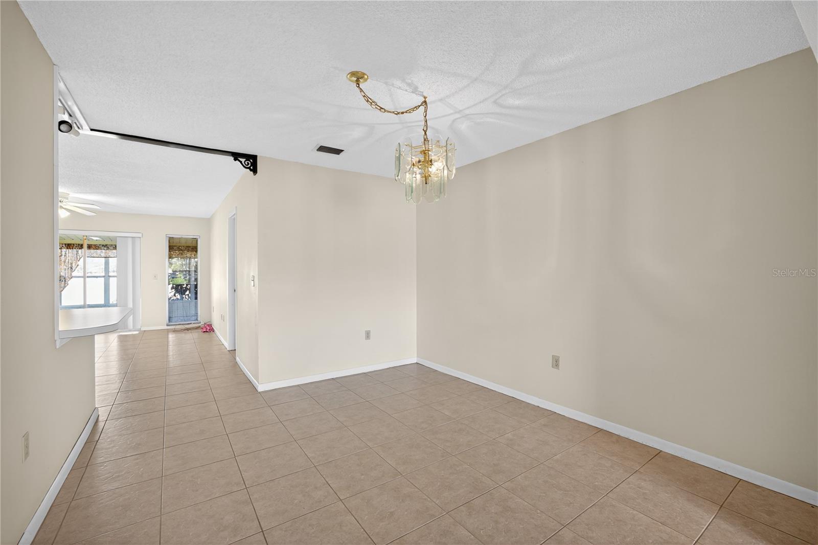 Image 14 of 30 For 1207 Eastloch Court