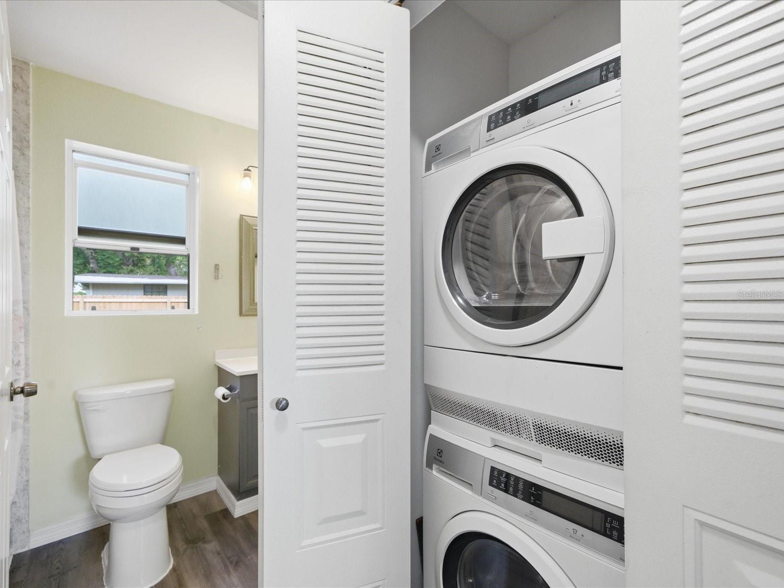 Image 20 of 24 For 5689 67th Avenue N 5689