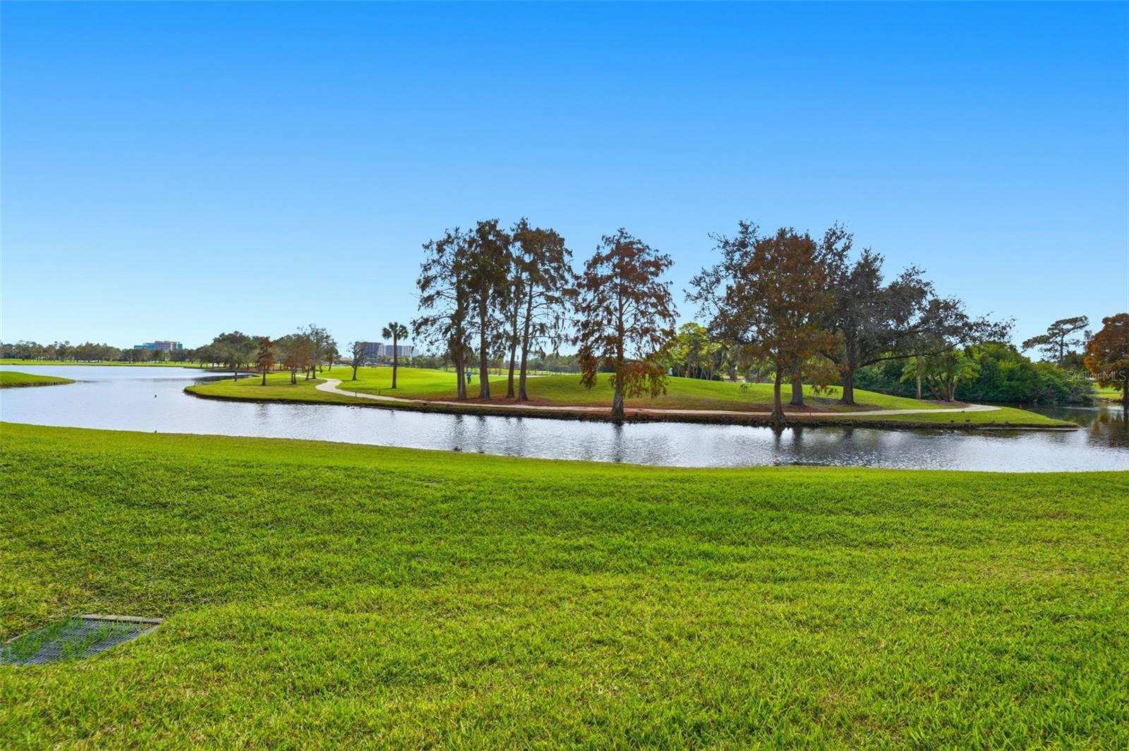 Image 22 of 31 For 2400 Feather Sound Drive 511