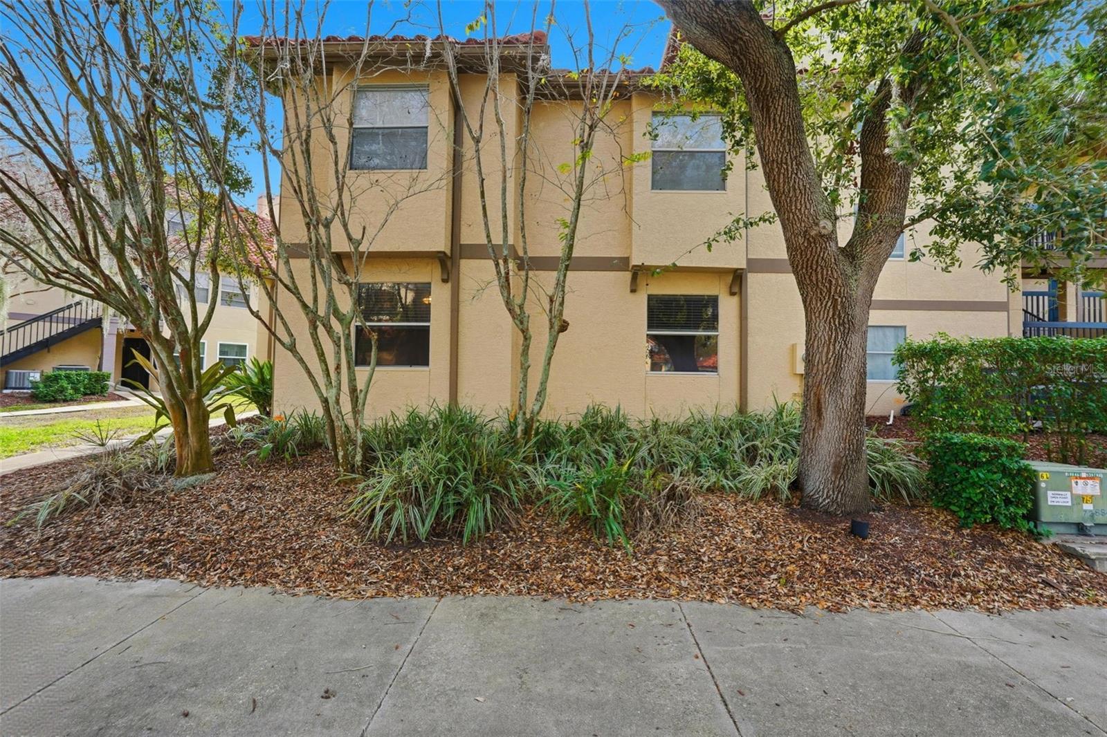 Image 27 of 31 For 2400 Feather Sound Drive 511