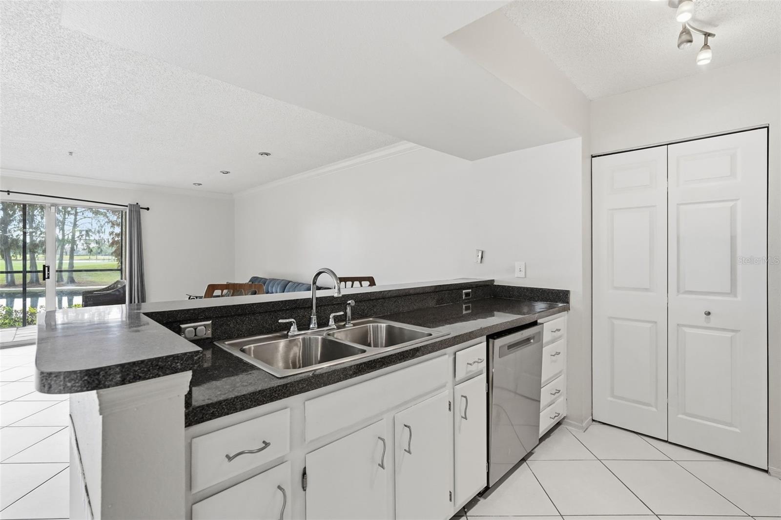 Image 8 of 31 For 2400 Feather Sound Drive 511