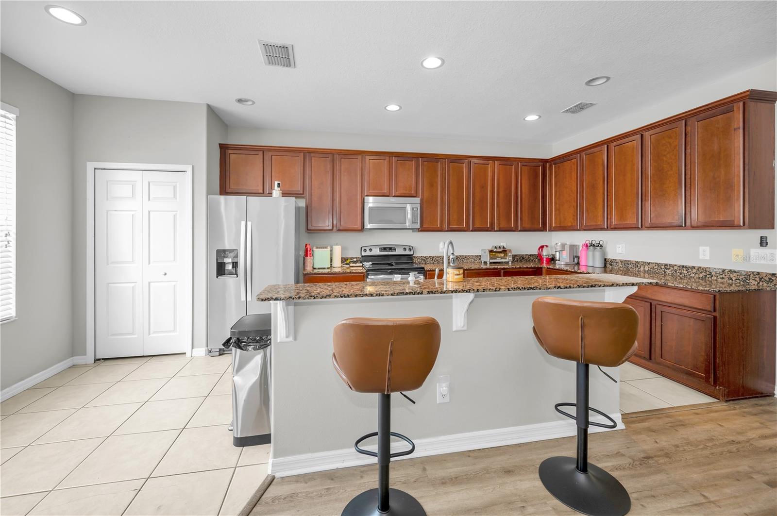 Image 11 of 39 For 1474 Hillview Lane