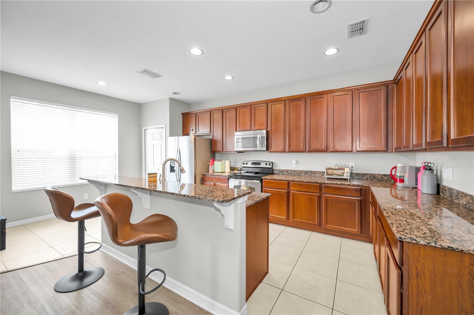 Image 4 of 39 For 1474 Hillview Lane