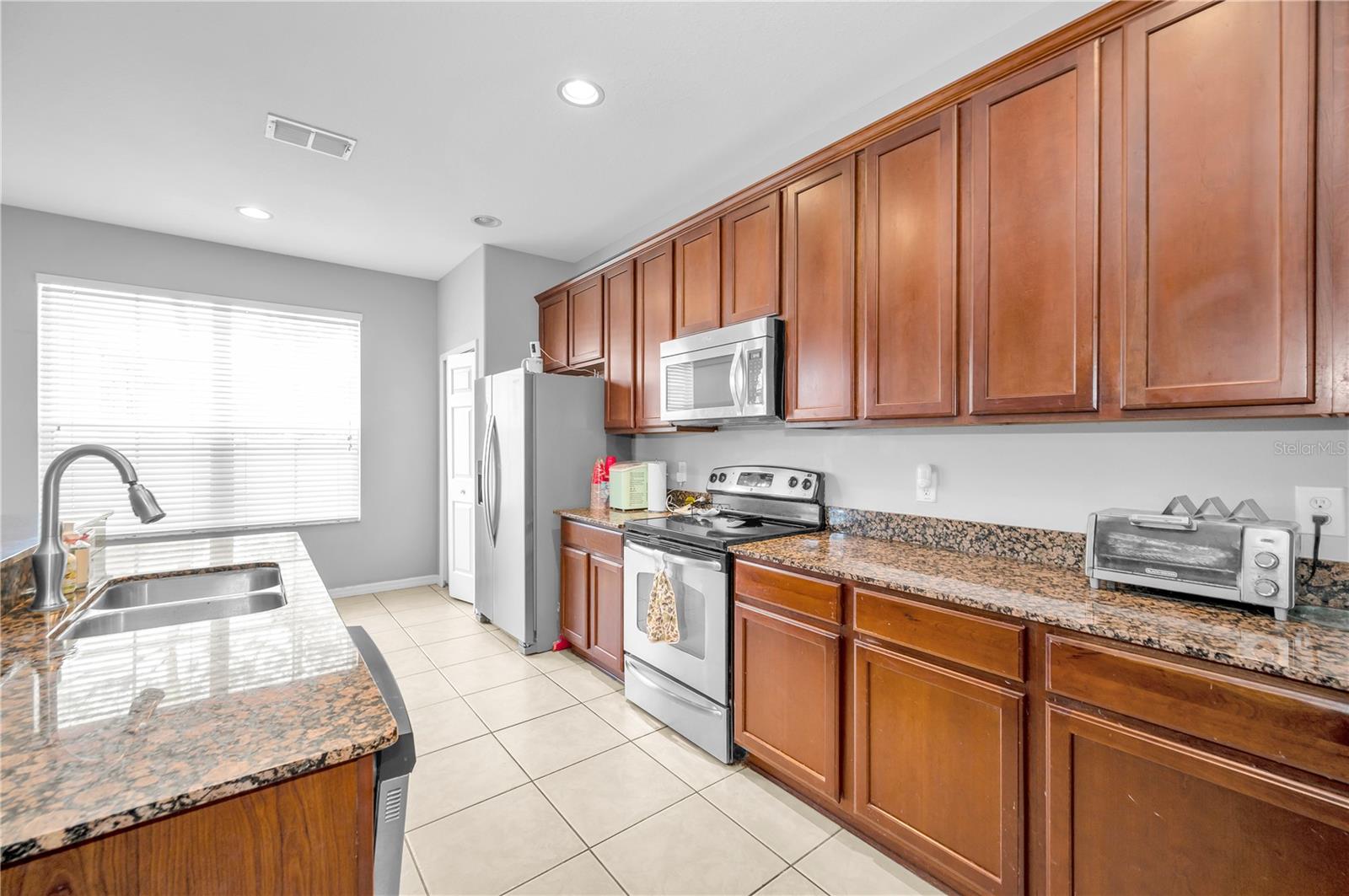 Image 5 of 39 For 1474 Hillview Lane