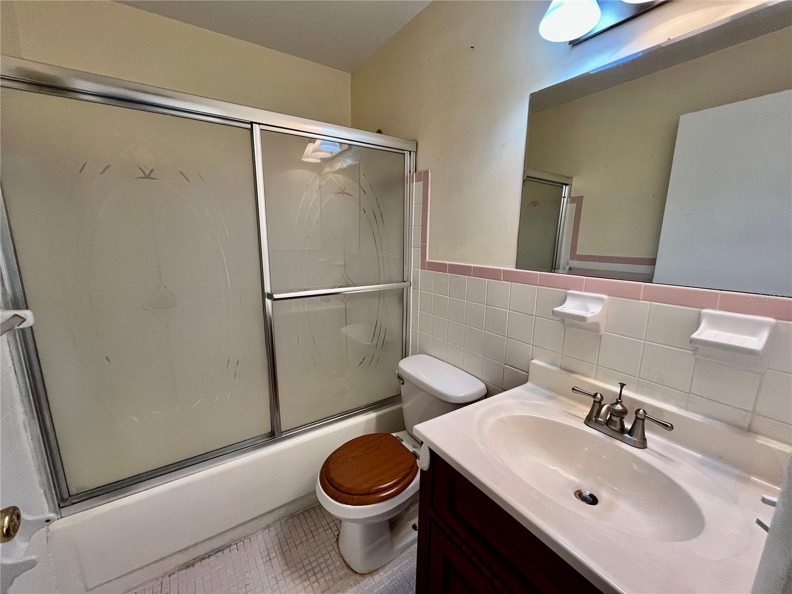 Image 15 of 38 For 2464 Australia Way E 66