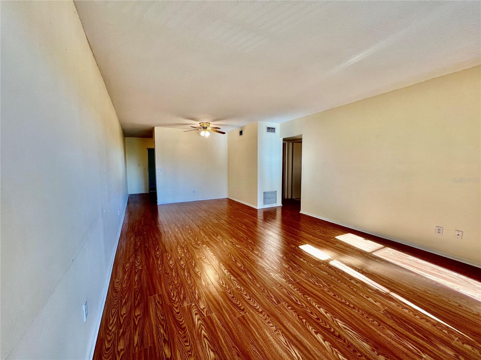 Image 5 of 38 For 2464 Australia Way E 66