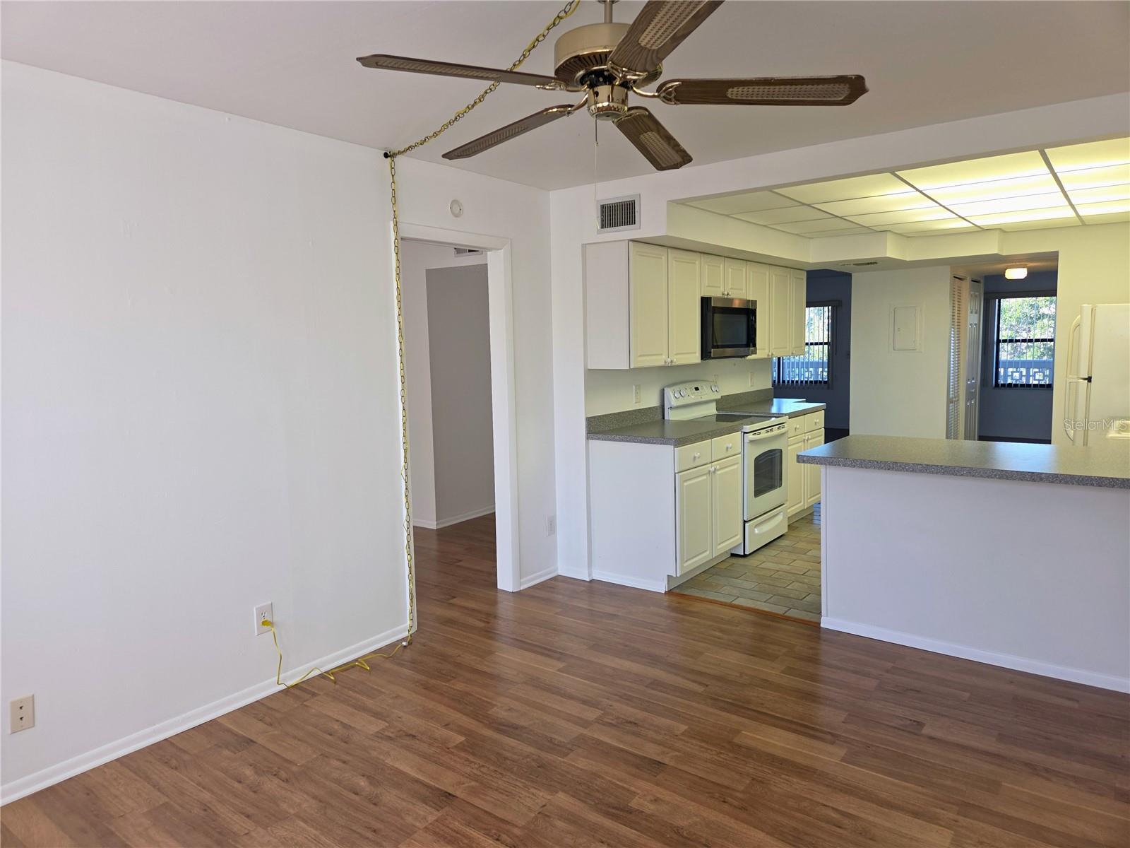 Image 11 of 25 For 5080 Locust Street Ne 329