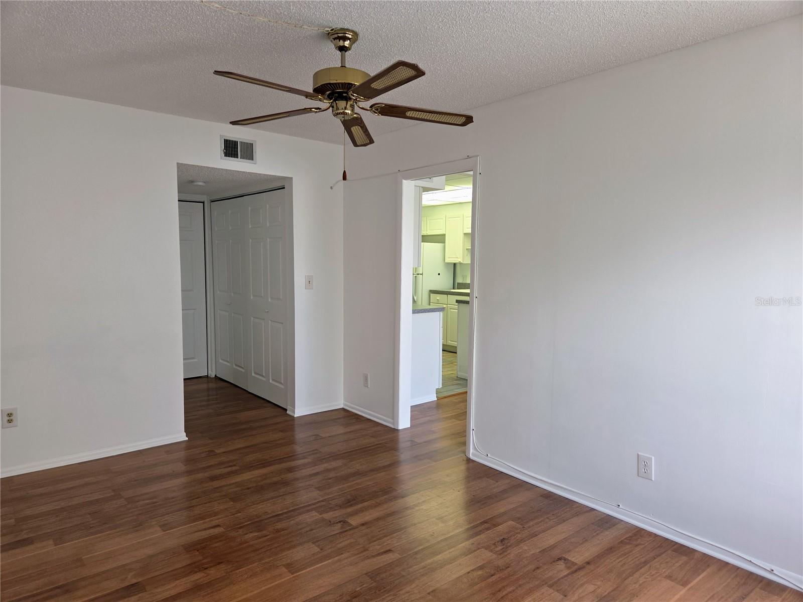 Image 13 of 25 For 5080 Locust Street Ne 329