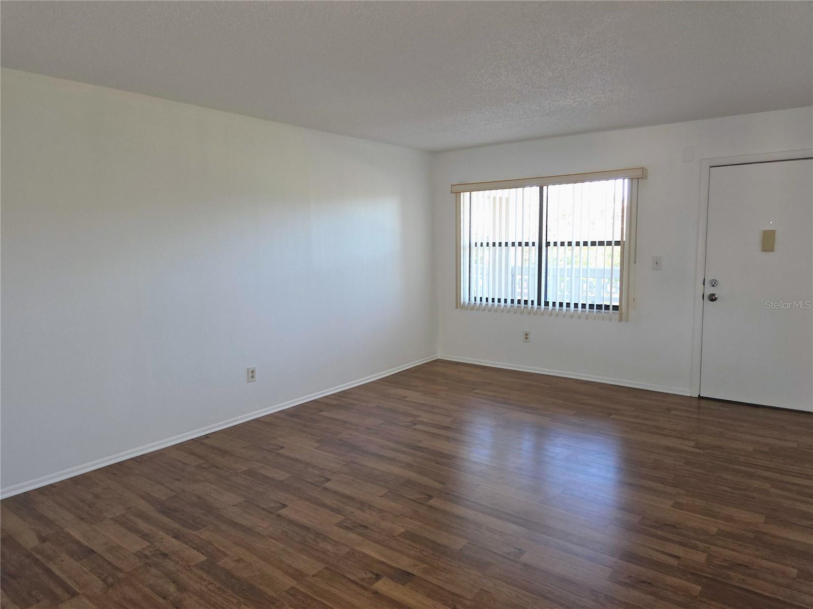 Image 4 of 25 For 5080 Locust Street Ne 329