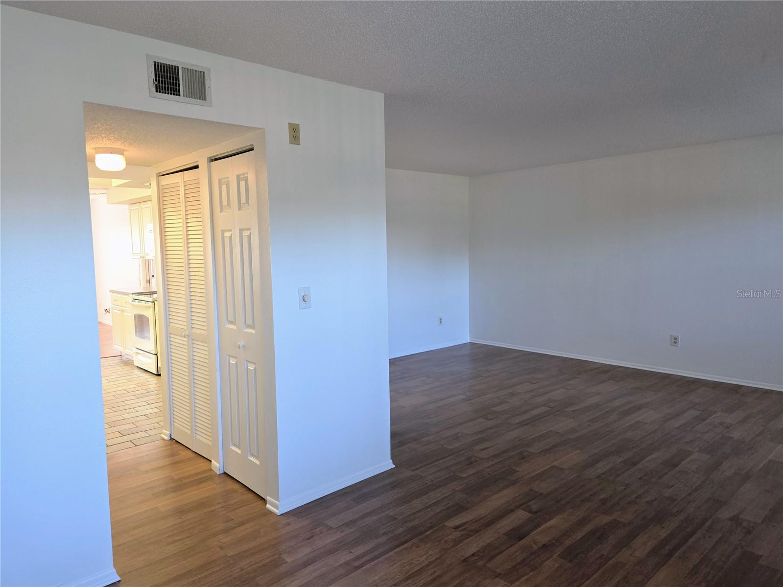 Image 5 of 25 For 5080 Locust Street Ne 329