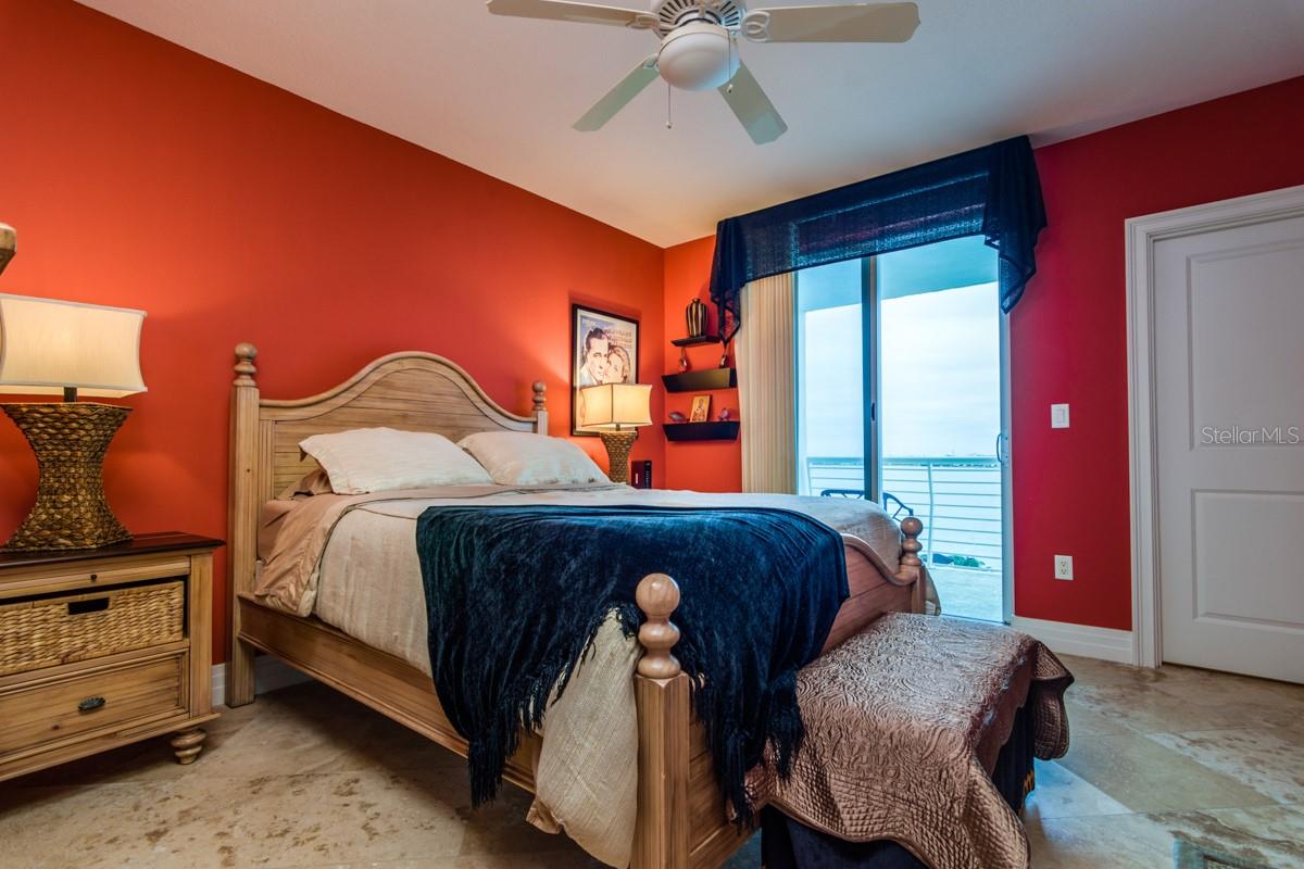 Image 31 of 63 For 1350 Gulf Boulevard 901