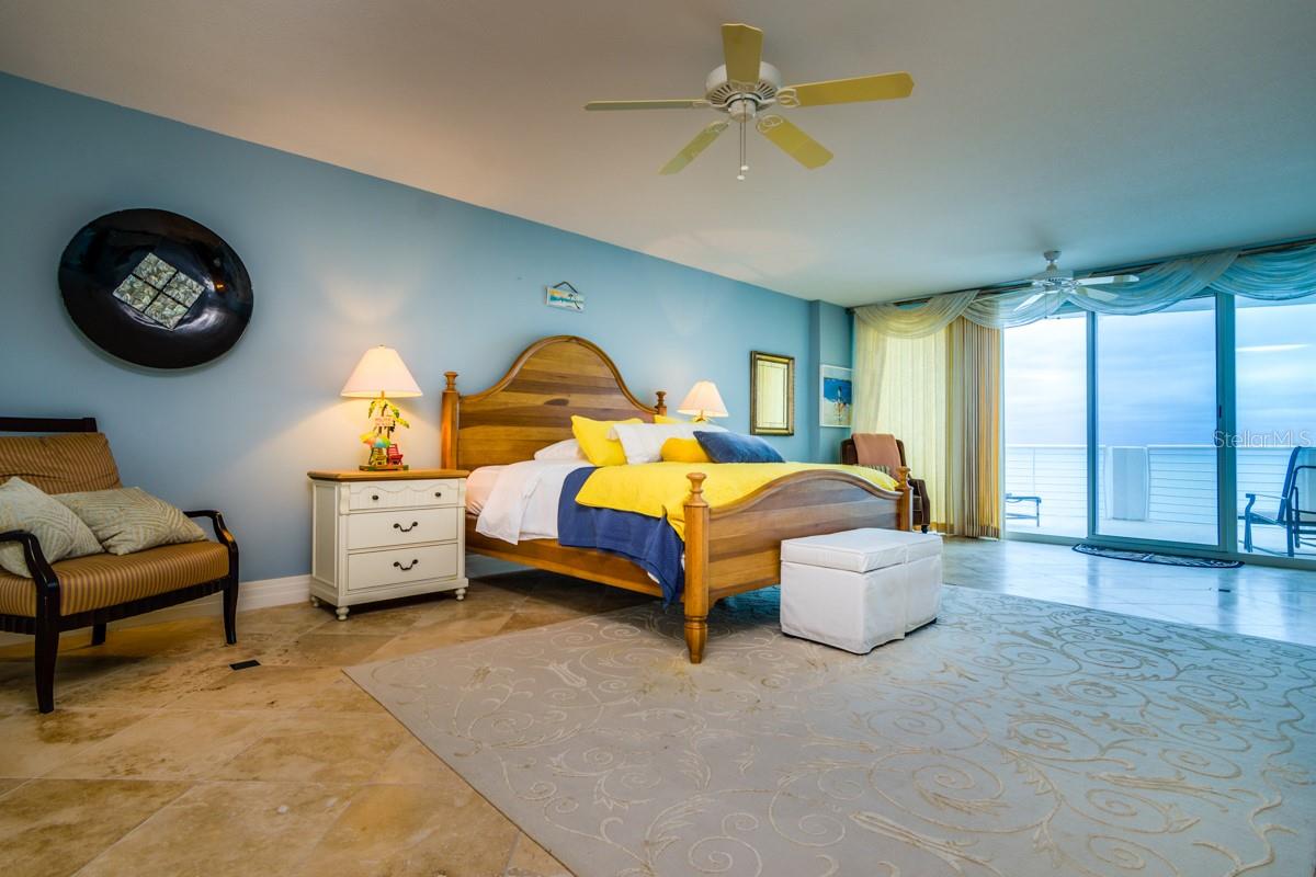 Image 34 of 63 For 1350 Gulf Boulevard 901