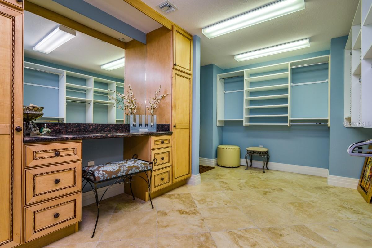 Image 37 of 63 For 1350 Gulf Boulevard 901