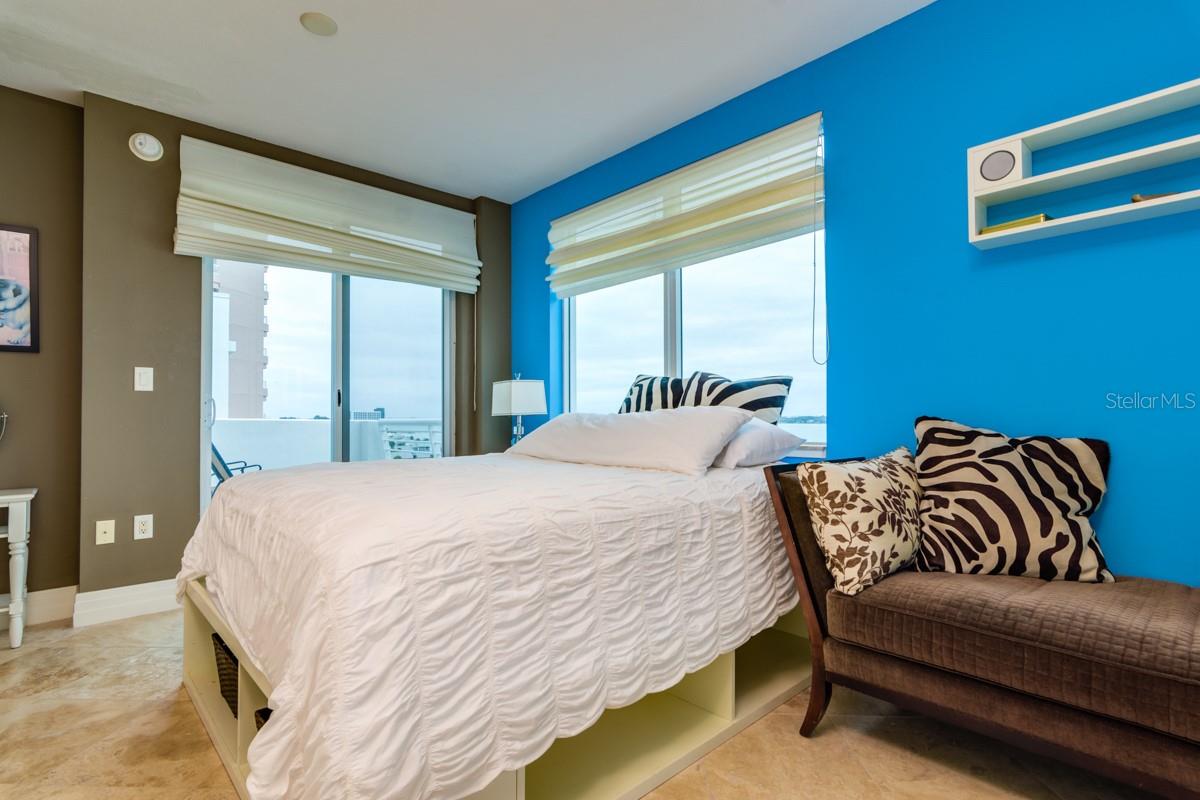 Image 41 of 63 For 1350 Gulf Boulevard 901