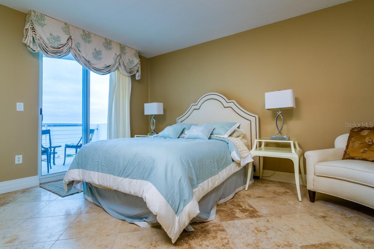 Image 43 of 63 For 1350 Gulf Boulevard 901