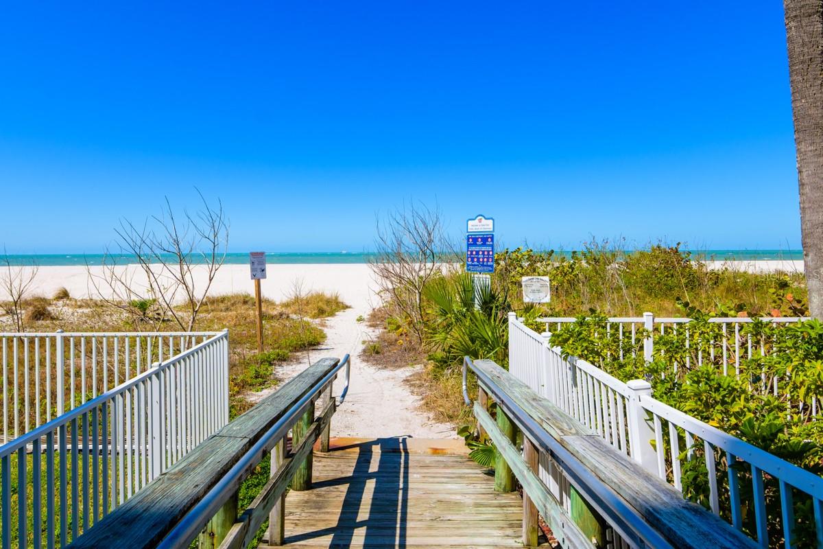 Image 8 of 63 For 1350 Gulf Boulevard 901