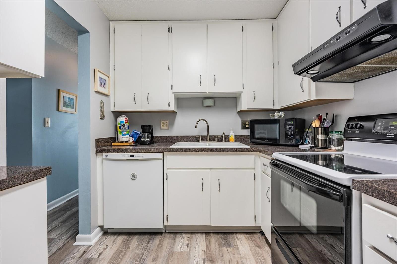 Image 7 of 31 For 2700 Bayshore Boulevard 4104