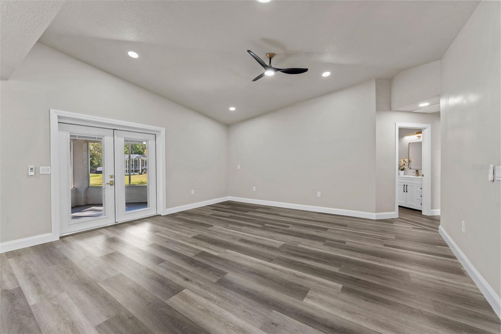 Image 10 of 44 For 27944 Green Willow Run