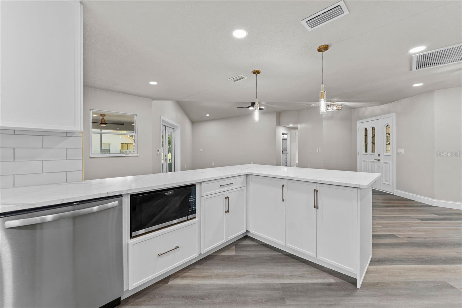 Image 14 of 44 For 27944 Green Willow Run