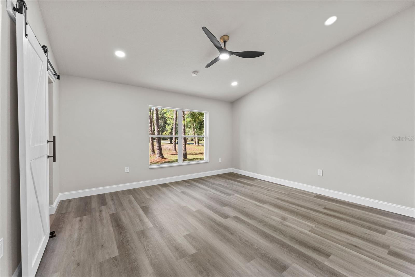 Image 17 of 44 For 27944 Green Willow Run