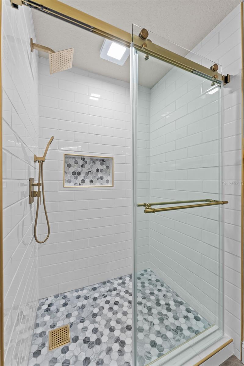 Image 22 of 44 For 27944 Green Willow Run