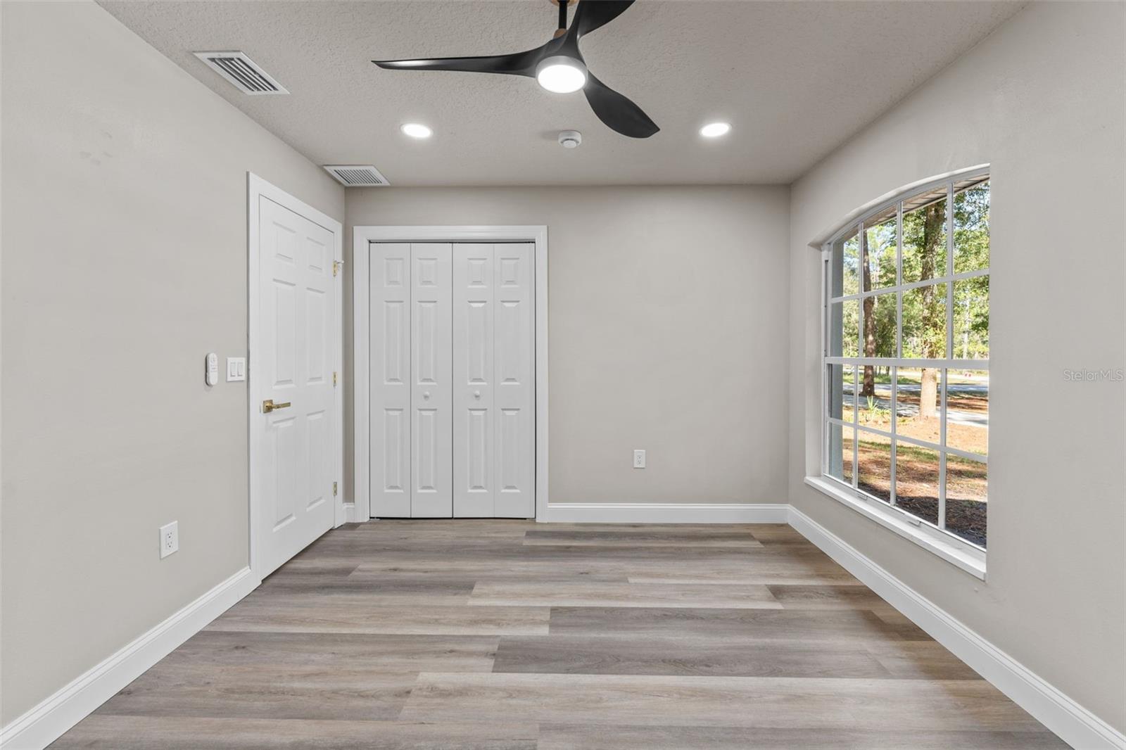 Image 24 of 44 For 27944 Green Willow Run