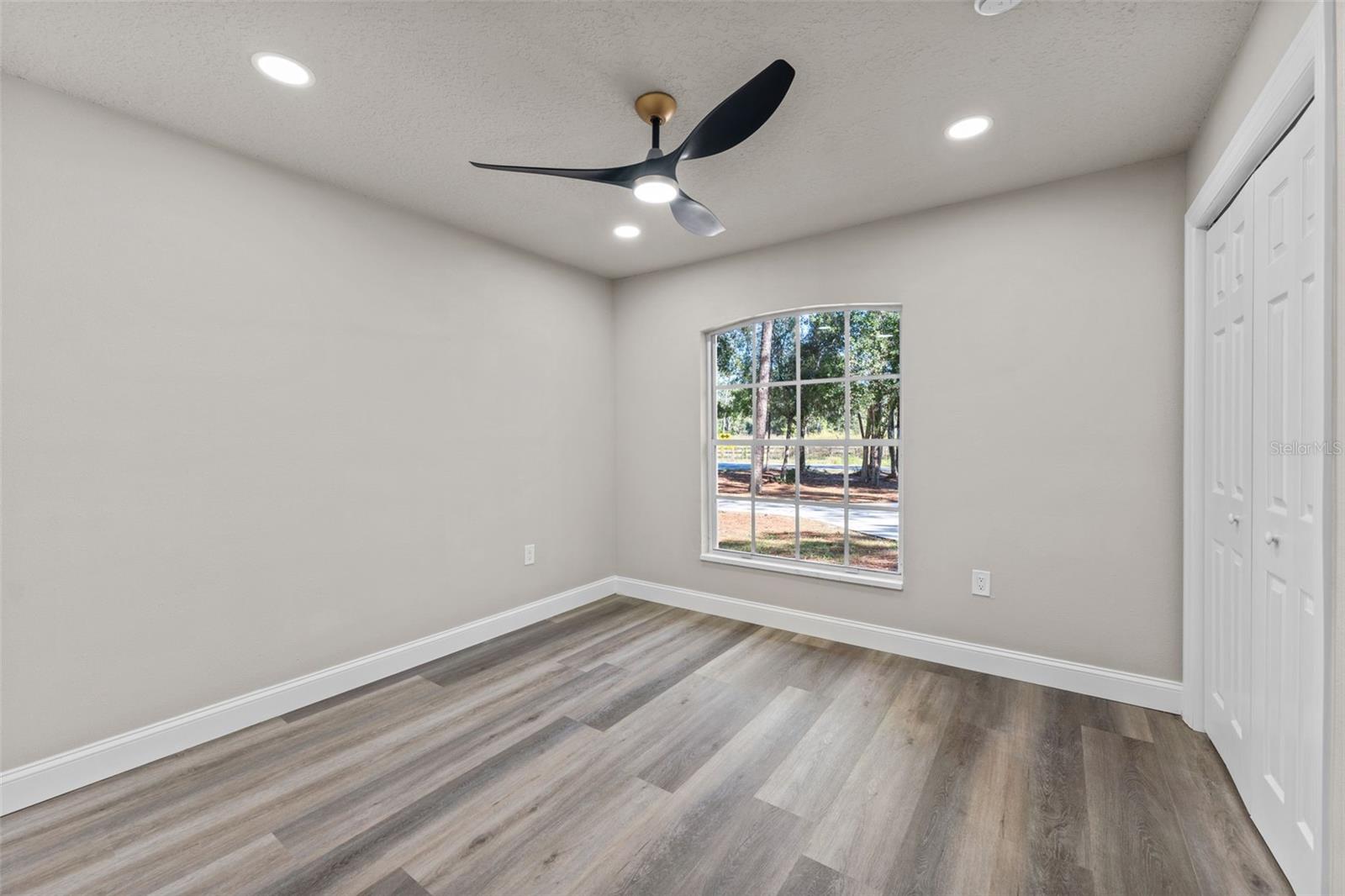 Image 25 of 44 For 27944 Green Willow Run