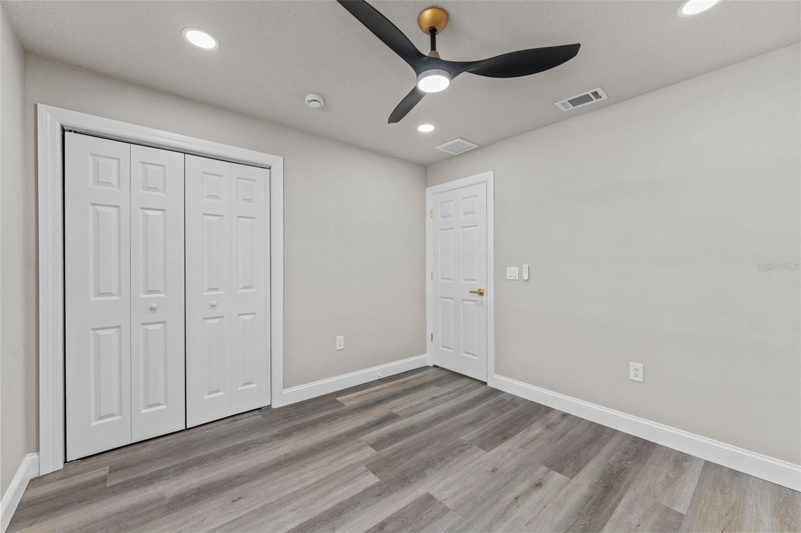 Image 26 of 44 For 27944 Green Willow Run