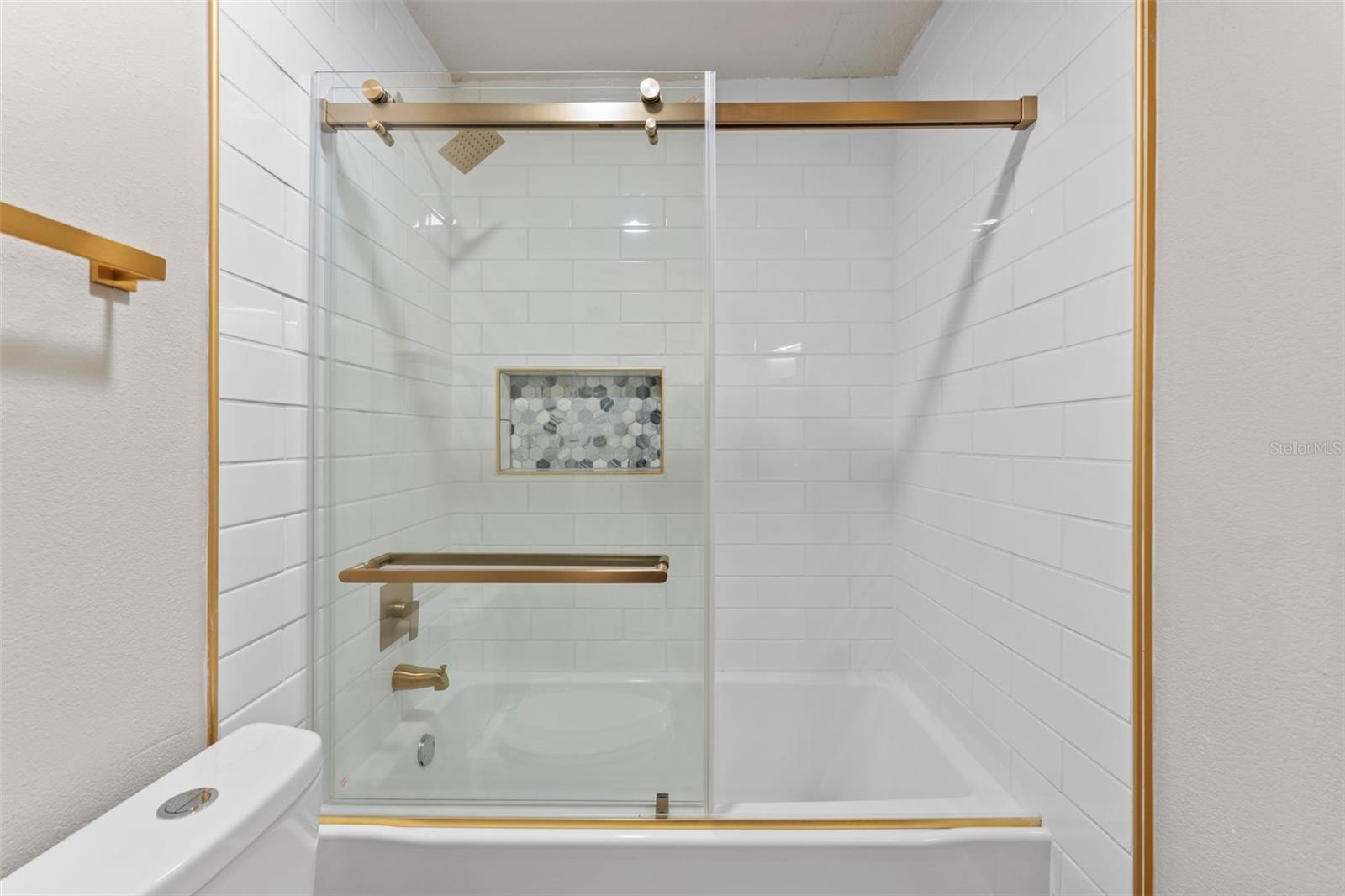 Image 28 of 44 For 27944 Green Willow Run