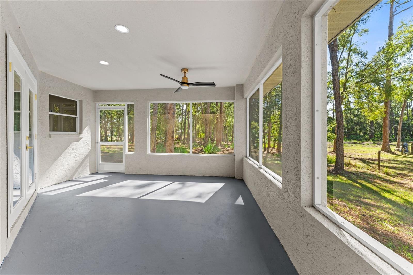 Image 31 of 44 For 27944 Green Willow Run