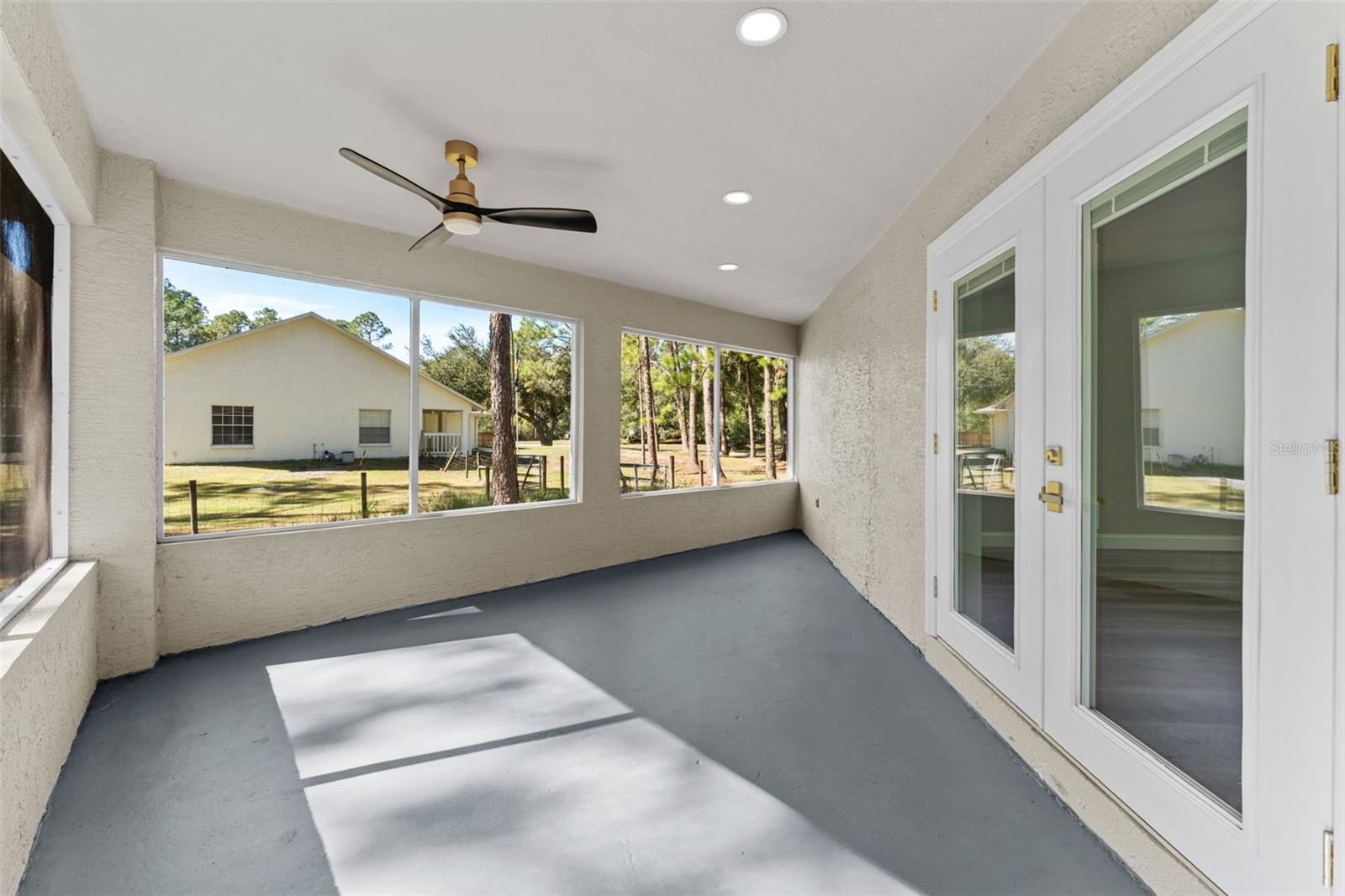 Image 32 of 44 For 27944 Green Willow Run