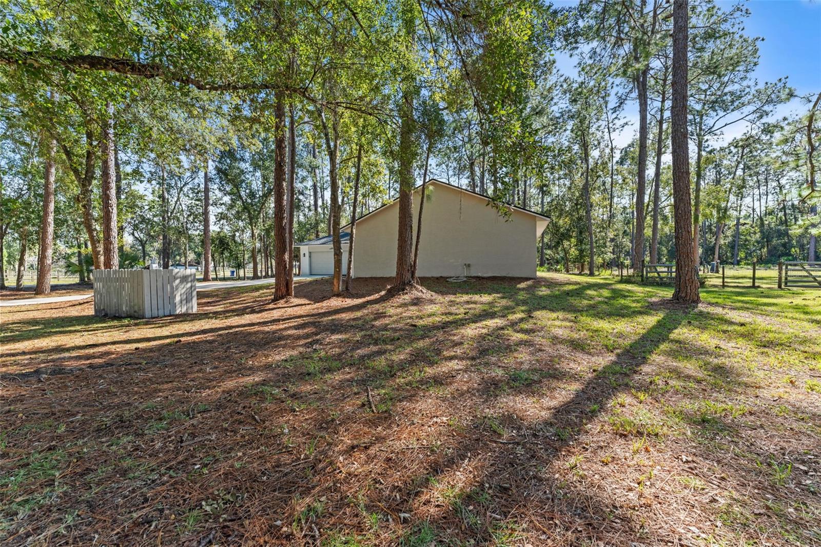 Image 39 of 44 For 27944 Green Willow Run