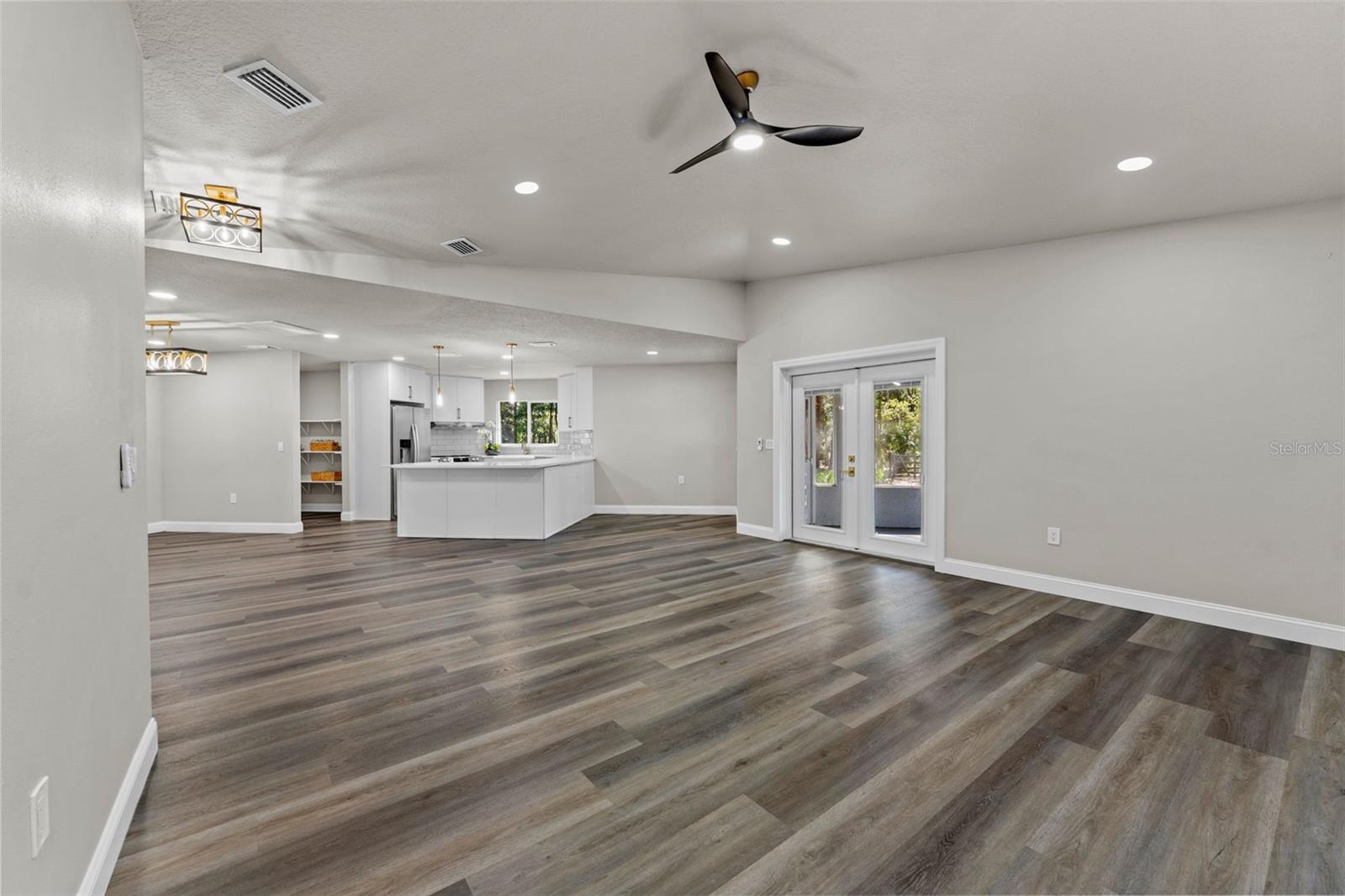 Image 8 of 44 For 27944 Green Willow Run