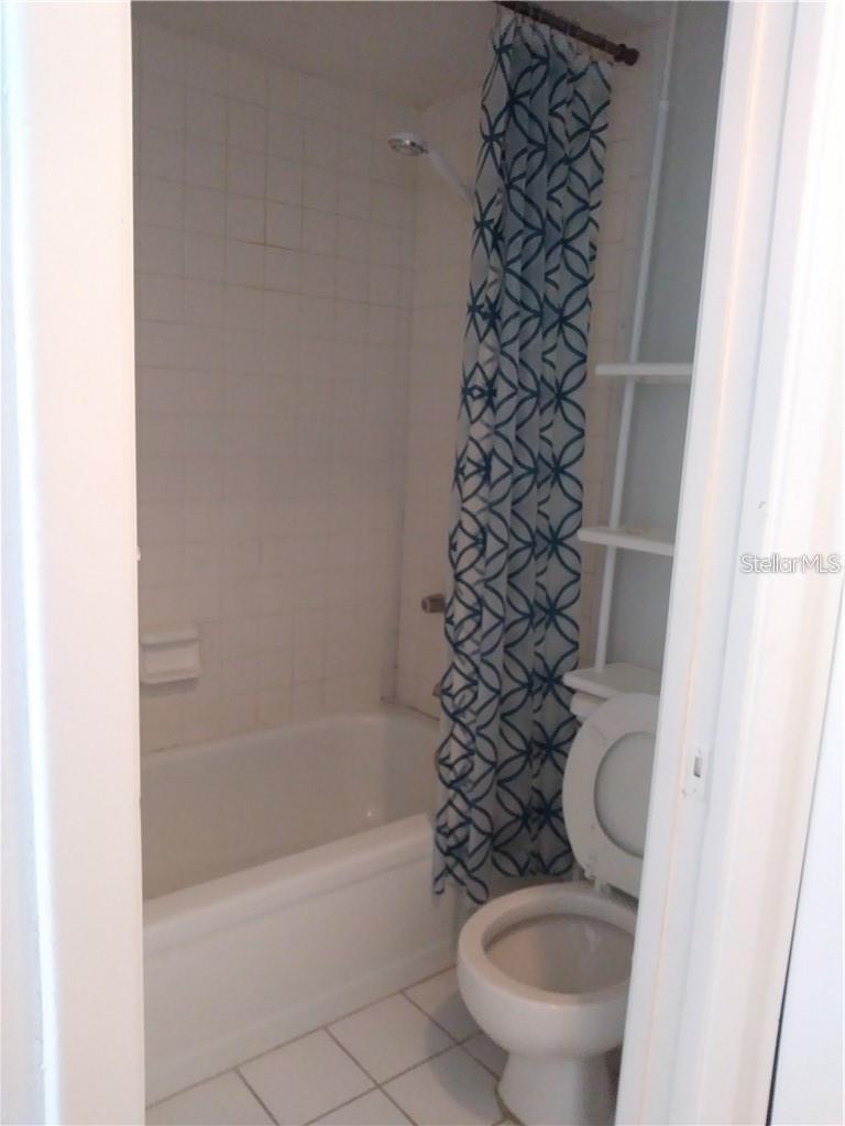 Image 4 of 6 For 3640 Meriden Avenue