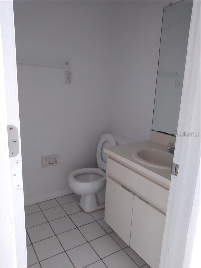 Image 6 of 6 For 3640 Meriden Avenue