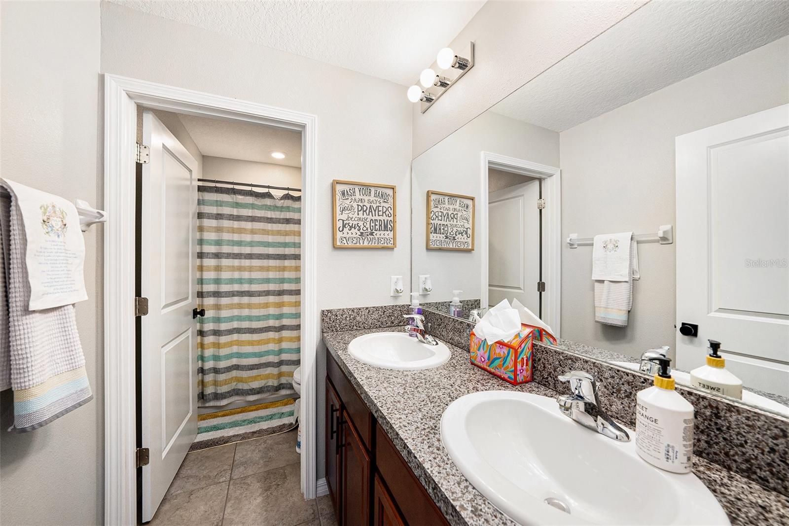 Image 21 of 27 For 17211 Beach Buttercup Place