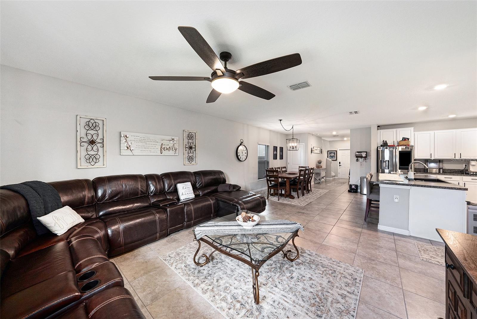 Image 4 of 27 For 17211 Beach Buttercup Place