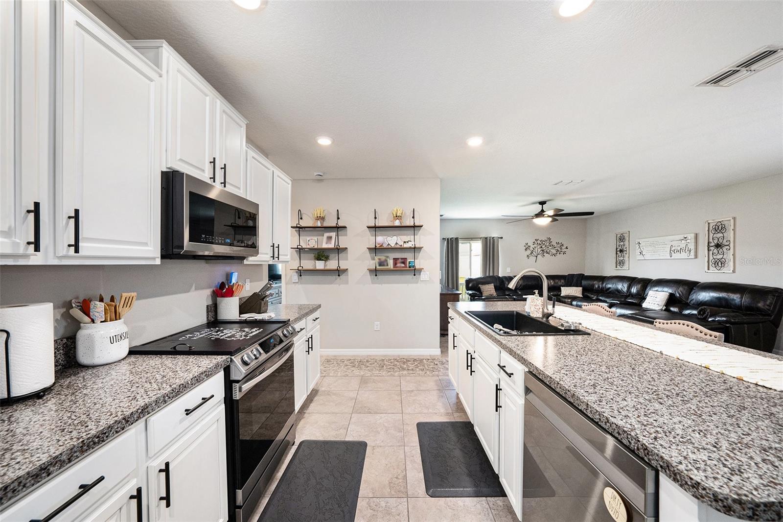 Image 9 of 27 For 17211 Beach Buttercup Place