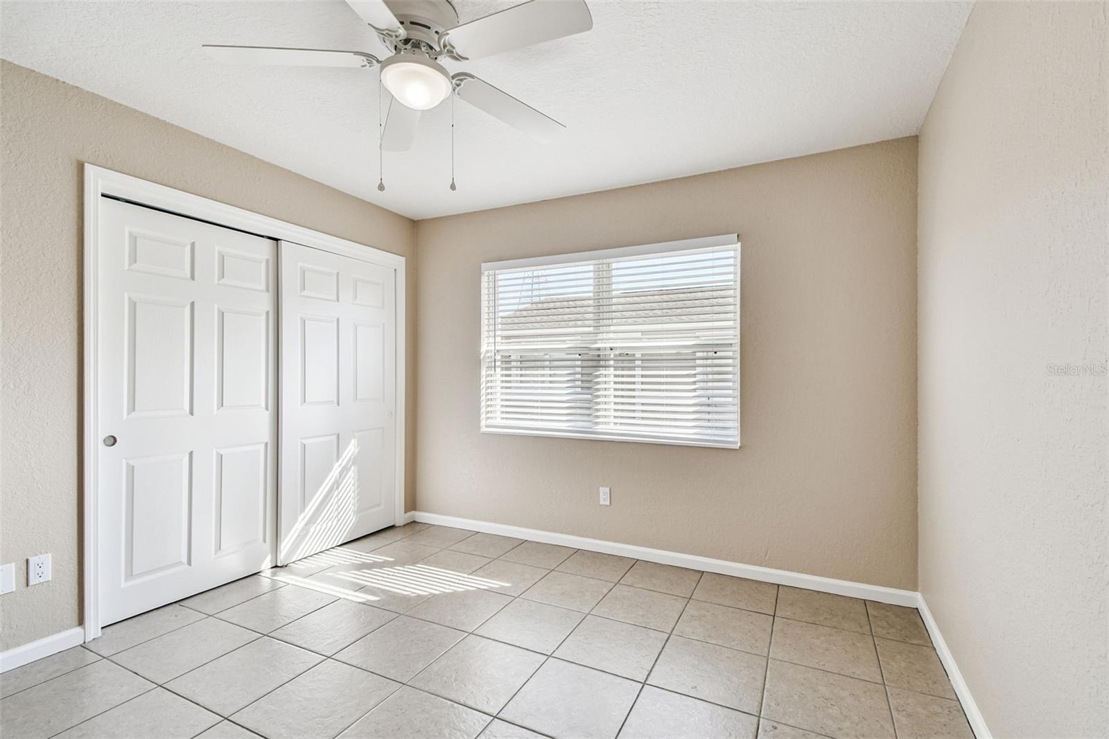 Listing photo id 19 for 3734 139th Avenue