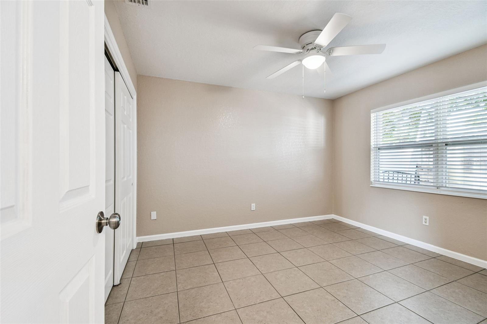 Listing photo id 26 for 3734 139th Avenue