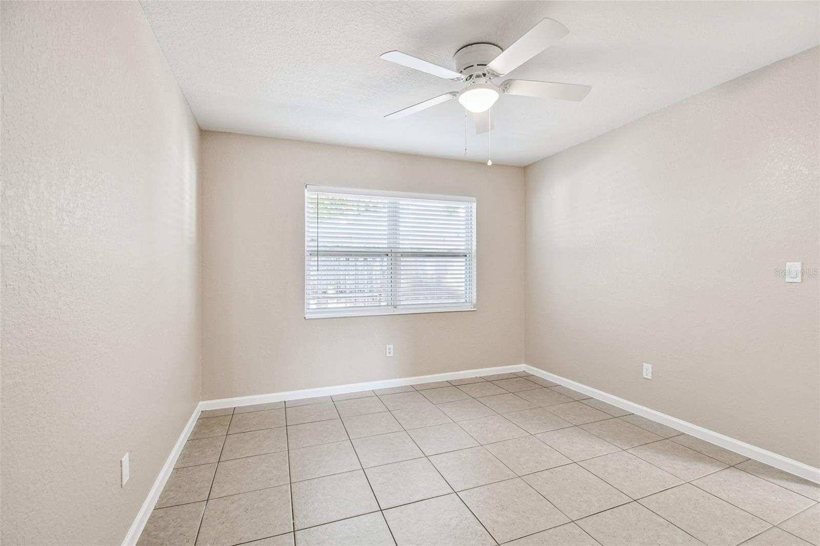 Listing photo id 29 for 3734 139th Avenue