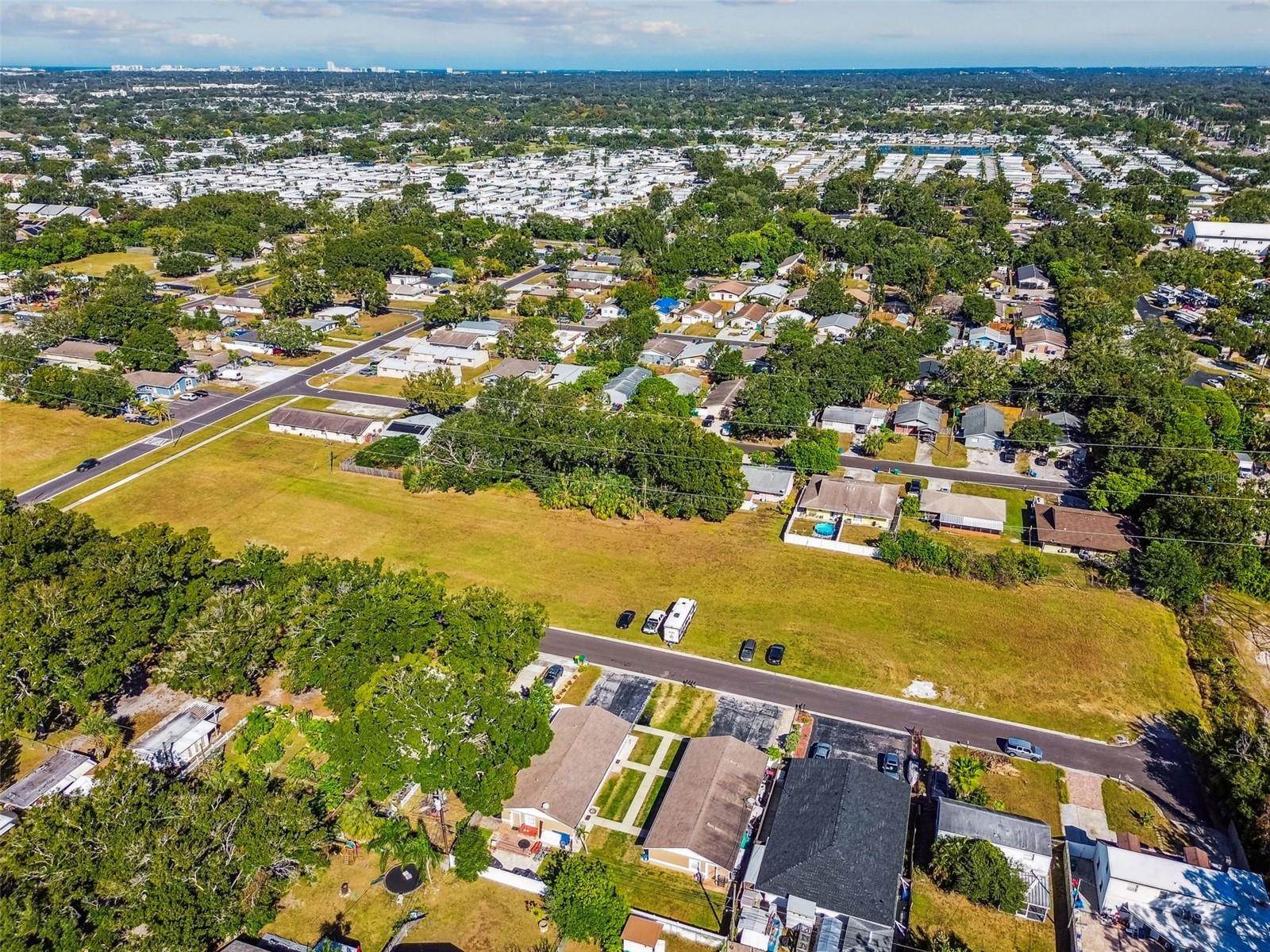 Listing photo id 33 for 3734 139th Avenue