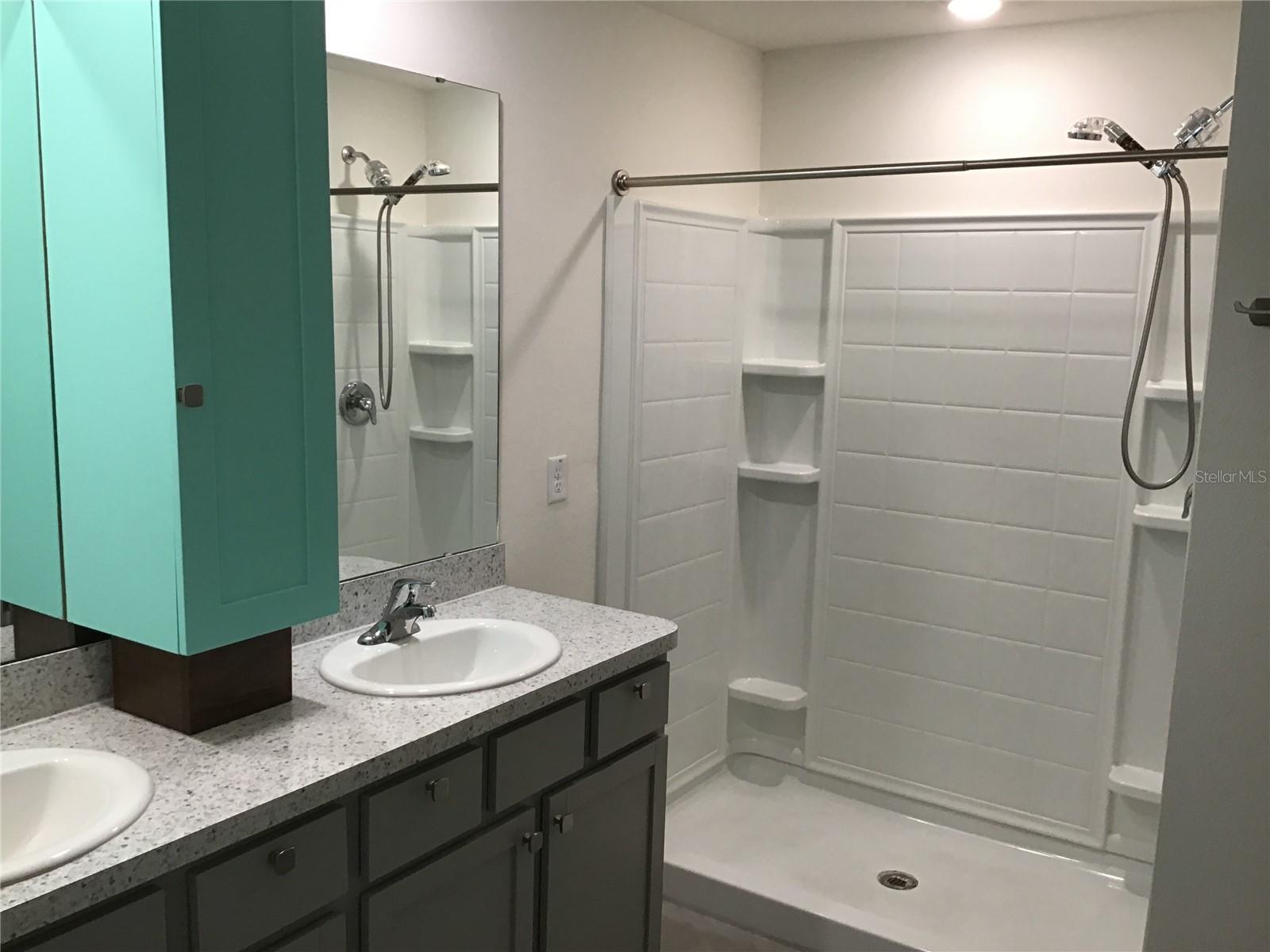 Listing photo id 8 for 7729 Rosewood Garden Loop